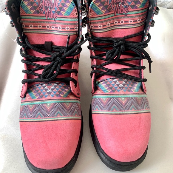 SOLD YES WE VIBE unisex vegan boots shoes Wom 8 - Picture 2 of 6